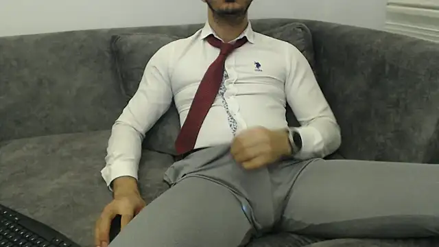 Naughtb0y online show from May 3, 11:33 pm