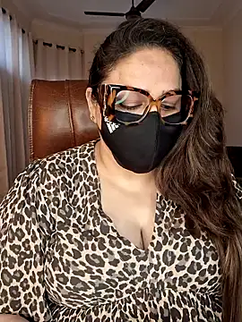 SEXY-Sardarni online show from May 5, 8:00 am