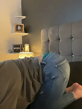 Snapshot of blondebitch2 chatting on January 22, 2:03 pm blondebitch2 online show from January 22, 2:03 pm