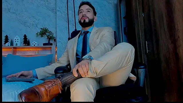 bruno woods online show from December 11, 2:00 pm