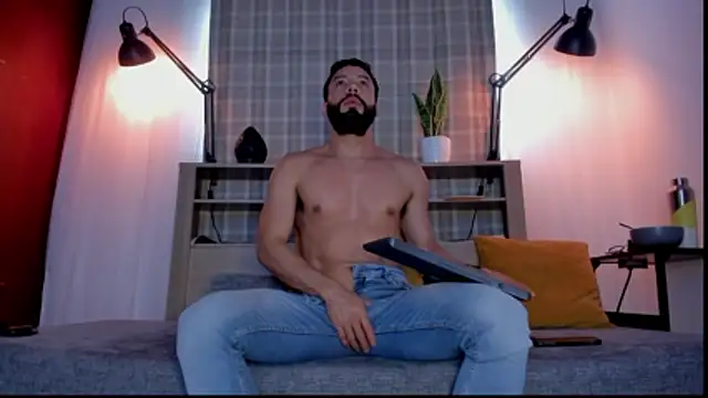 Snapshot of bruno_woods chatting on January 10, 3:47 pm bruno woods online show from January 10, 3:47 pm