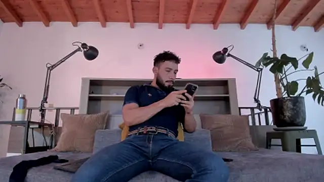 Snapshot of bruno_woods chatting on March 3, 8:15 pm bruno woods online show from March 3, 8:15 pm