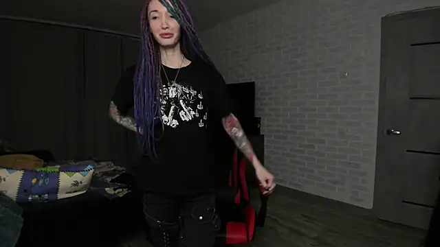 Roxy Silver online show from December 17, 11:16 pm