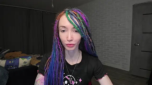 Roxy Silver online show from December 19, 10:00 pm