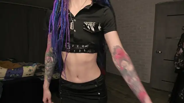 Roxy Silver online show from December 24, 7:33 pm