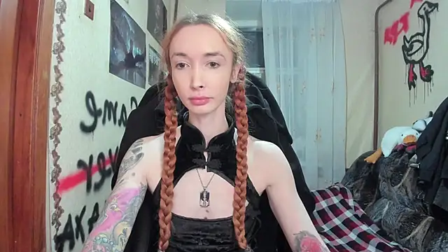 Roxy Silver online show from February 28, 7:25 pm