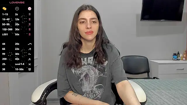 broosnica1 online show from October 13, 10:04 am