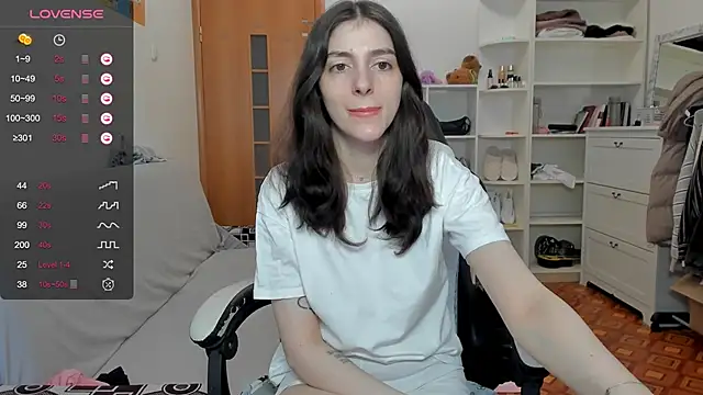 broosnica1 online show from May 1, 8:30 am