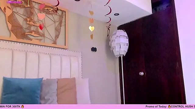 Snapshot of _AlejaCruz_ chatting on February 15, 10:21 pm AlejaCruz online show from February 15, 10:21 pm