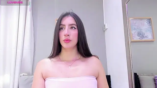 Snapshot of _AlejaCruz_ chatting on October 4, 7:23 pm AlejaCruz online show from October 4, 7:23 pm