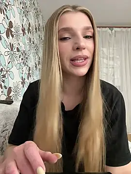 adel secret online show from April 28, 8:03 pm