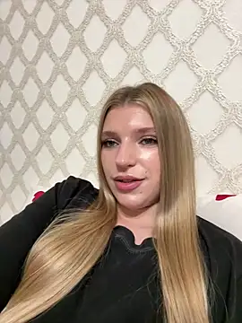Snapshot of adel_secret chatting on June 8, 8:20 pm adel secret online show from June 8, 8:20 pm