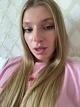 Snapshot of adel_secret chatting on June 11, 12:25 pm adel secret online show from June 11, 12:25 pm