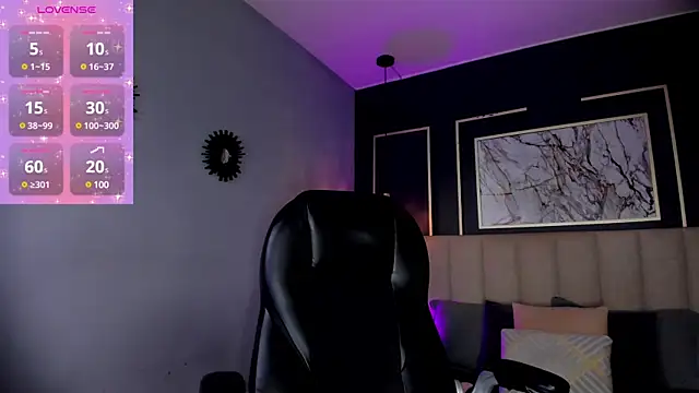 Snapshot of Lissy__Dream chatting on December 13, 10:55 pm Lissy Dream online show from December 13, 10:55 pm