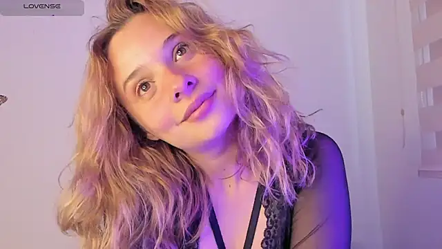 Sophy Bunny online show from December 20, 8:12 pm