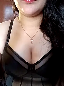 Snapshot of AK---47 chatting on December 18, 7:58 am AK---47 online show from December 18, 7:58 am