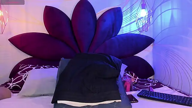Snapshot of Alice_simpson1 chatting on February 2, 12:02 pm Alice simpson1 online show from February 2, 12:02 pm