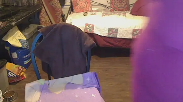 Snapshot of Ireallysquirt chatting on June 17, 4:48 am Ireallysquirt online show from June 17, 4:48 am