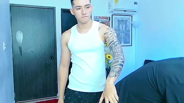 Snapshot of Boysgang_sex chatting on March 11, 11:38 am Boysgang sex online show from March 11, 11:38 am