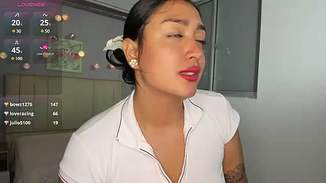 ema saenz online show from March 18, 11:42 pm