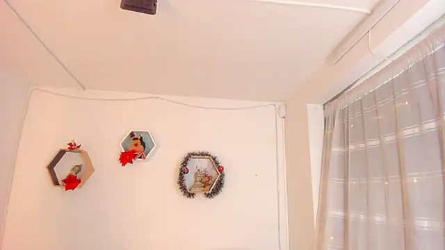 Snapshot of Paloma_victory chatting on December 4, 7:12 pm Paloma victory online show from December 4, 7:12 pm