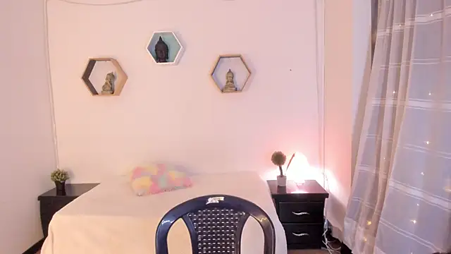 Snapshot of Paloma_victory chatting on February 5, 8:35 pm Paloma victory online show from February 5, 8:35 pm