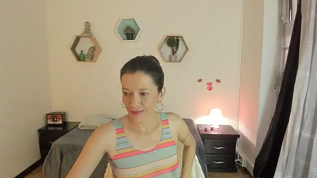 Snapshot of Paloma_victory chatting on July 16, 8:15 pm Paloma victory online show from July 16, 8:15 pm
