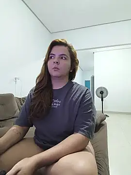 Snapshot of Bruninha_Hot10 chatting on June 7, 10:13 pm Bruninha Hot10 online show from June 7, 10:13 pm