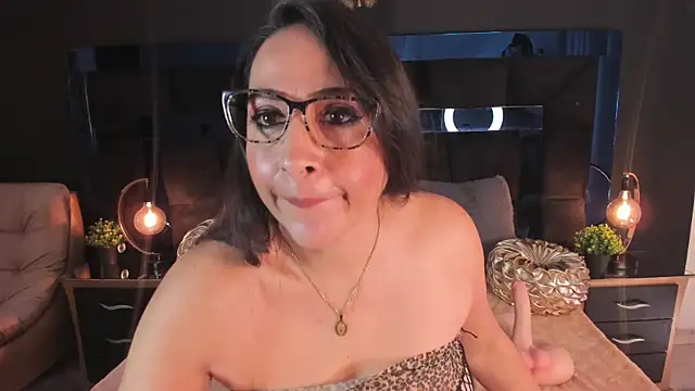 MayraVegas online show from December 10, 5:44 pm