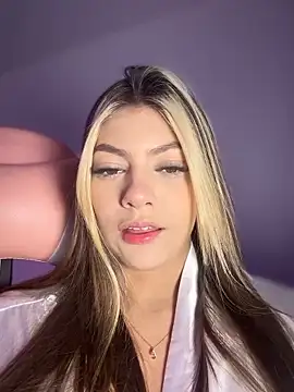 selenne schmitt online show from January 15, 2:06 am