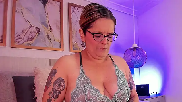 ValeryHart1 online show from March 6, 12:19 pm