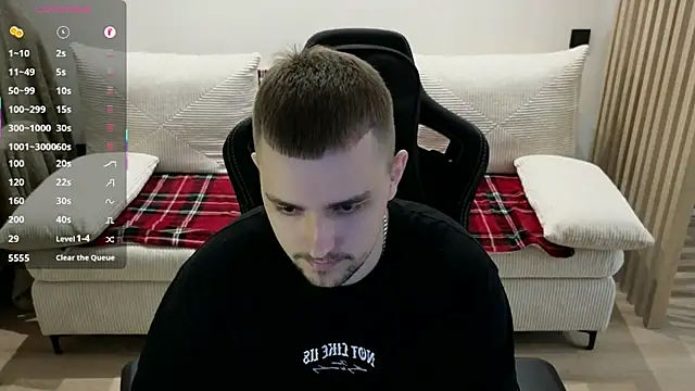 Larstar01 online show from February 8, 4:43 pm