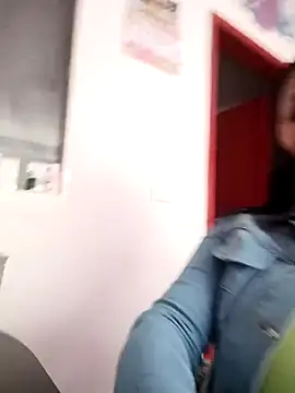 Snapshot of tiffani__love chatting on November 22, 8:30 pm tiffani love online show from November 22, 8:30 pm