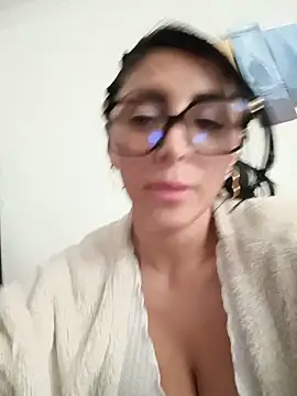 tiffani  love online show from June 27, 6:57 pm
