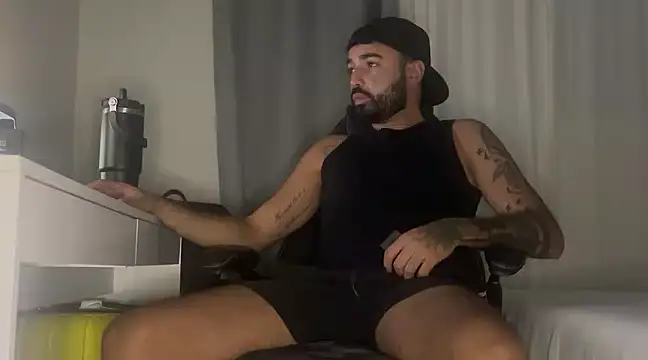 MiloCtc online show from February 12, 3:07 am