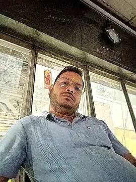 DeepakXxxR86 online show from March 4, 8:15 pm