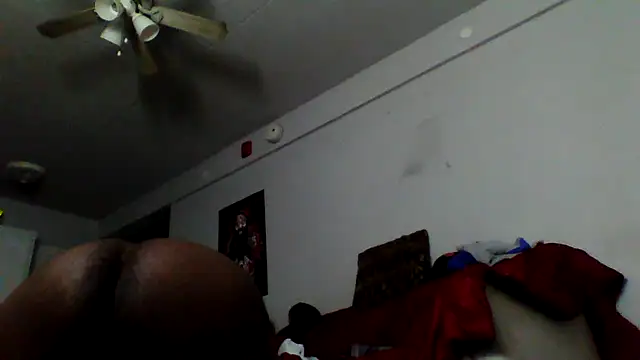 Snapshot of bigdick5157 chatting on November 9, 6:33 am bigdick5157 online show from November 9, 6:33 am