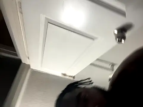 Snapshot of bigdick5157 chatting on December 1, 11:32 pm bigdick5157 online show from December 1, 11:32 pm