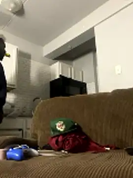 Snapshot of bigdick5157 chatting on December 3, 6:10 am bigdick5157 online show from December 3, 6:10 am