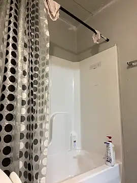 Snapshot of bigdick5157 chatting on December 18, 12:38 am bigdick5157 online show from December 18, 12:38 am