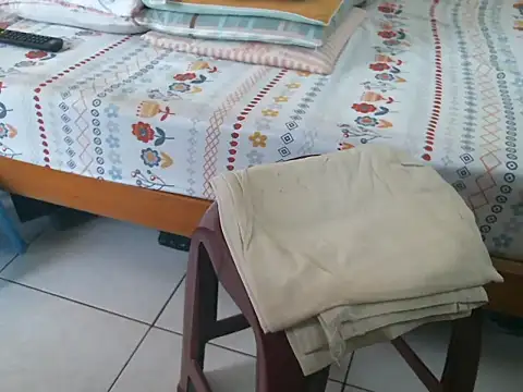 Snapshot of triangle0623 chatting on October 12, 5:17 am triangle0623 online show from October 12, 5:17 am