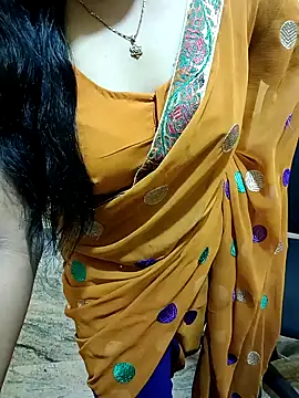 Snapshot of Nithya_05 chatting on September 11, 5:18 am Nithya 05 online show from September 11, 5:18 am
