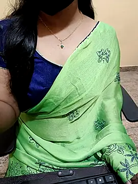 Snapshot of Nithya_05 chatting on September 18, 5:20 am Nithya 05 online show from September 18, 5:20 am