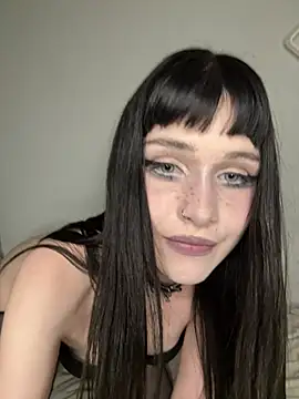 CherryCrystall online show from July 11, 5:15 pm