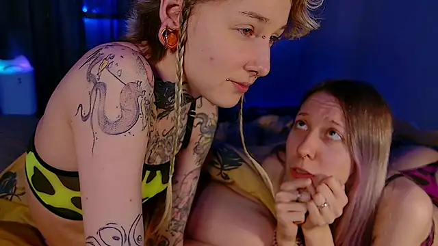 Snapshot of Littlespacemouse chatting on December 9, 1:02 pm Littlespacemouse online show from December 9, 1:02 pm