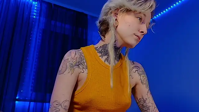 Snapshot of Littlespacemouse chatting on December 15, 12:38 pm Littlespacemouse online show from December 15, 12:38 pm