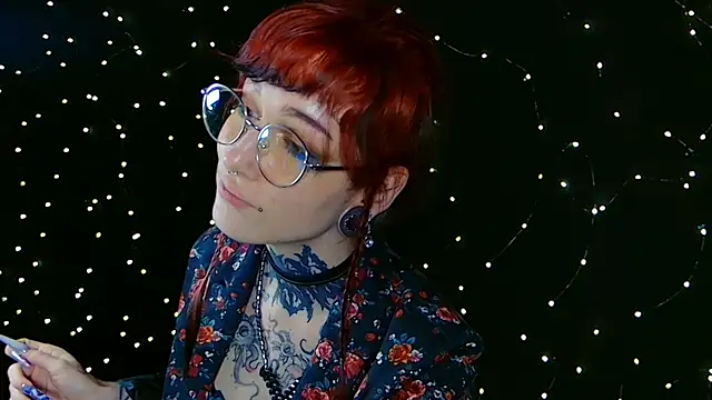 Snapshot of Littlespacemouse chatting on December 23, 11:39 pm Littlespacemouse online show from December 23, 11:39 pm