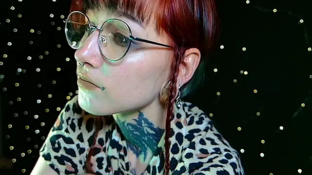 Snapshot of Littlespacemouse chatting on December 24, 9:33 pm Littlespacemouse online show from December 24, 9:33 pm