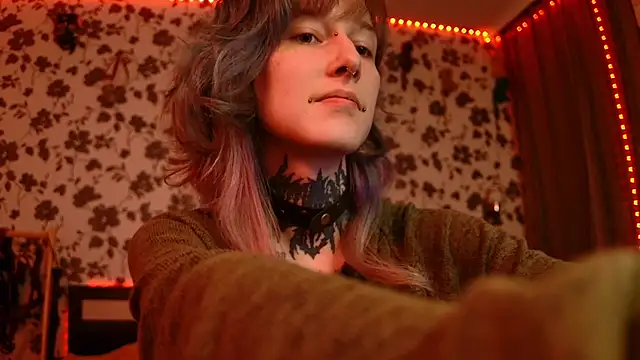 Snapshot of Littlespacemouse chatting on September 12, 10:21 pm Littlespacemouse online show from September 12, 10:21 pm