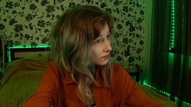 Snapshot of Littlespacemouse chatting on October 14, 11:16 pm Littlespacemouse online show from October 14, 11:16 pm